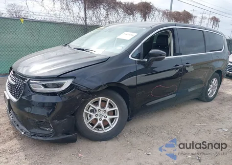 2024 Chrysler Pacifica Touring L z USA, uszkodzony, nr VIN 2C4RC1BG5RR136271